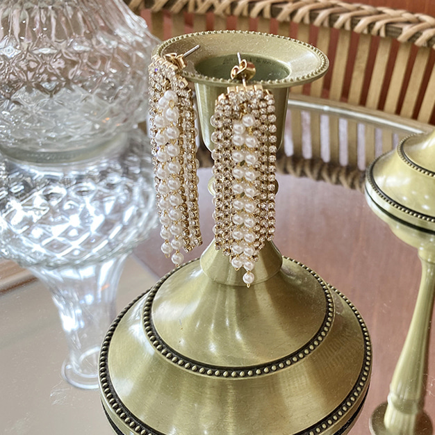 chandelier pearl drop earring