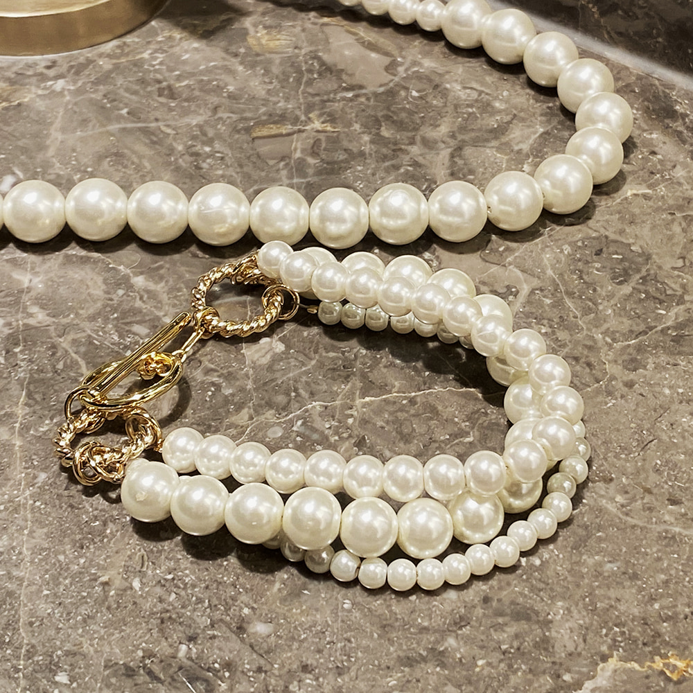 gold loop pearl bangle